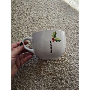 Starbucks Coffee 2011 HOLLY BERRIES Christmas Holiday 21.9 OZ Oversized Soup Mug